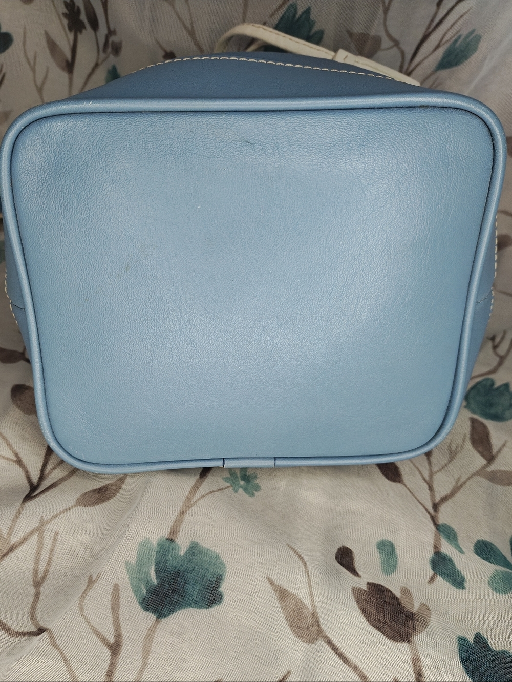 Vintage 2003 Coach Drawstring Bucket Bag Blue and White Leather - Picture 10 of 16
